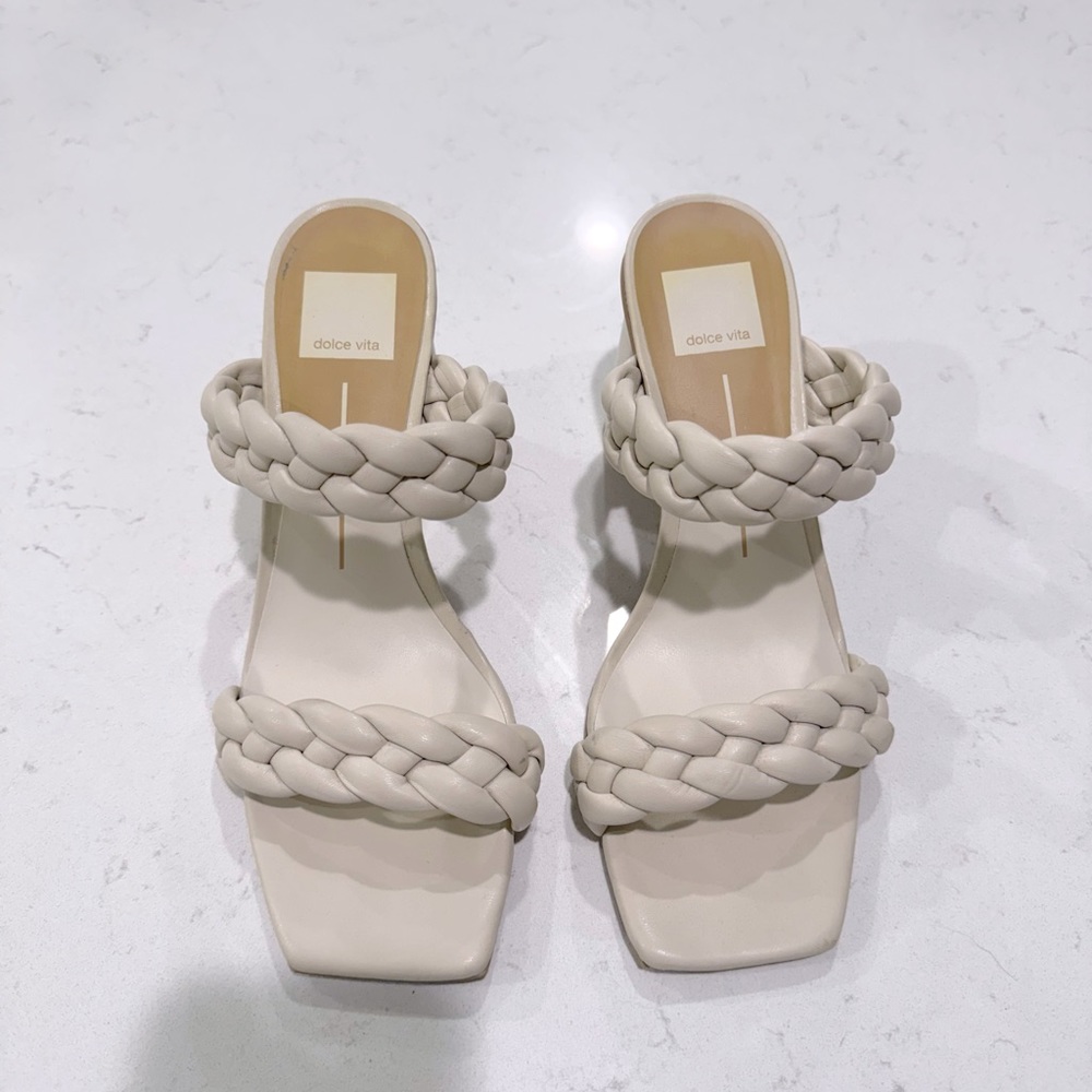 DOLCE VITA IVORY/WHITE PAILY HEELS SIZE 8!
